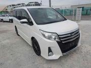 Toyota Noah 2.0 FWD (7 Seater) 2014 White for sale