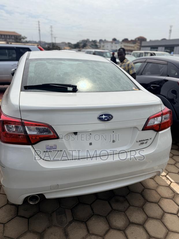 Subaru Legacy 2017 White