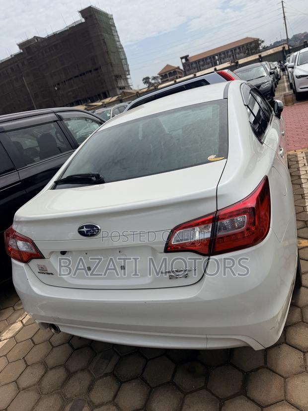 Subaru Legacy 2017 White