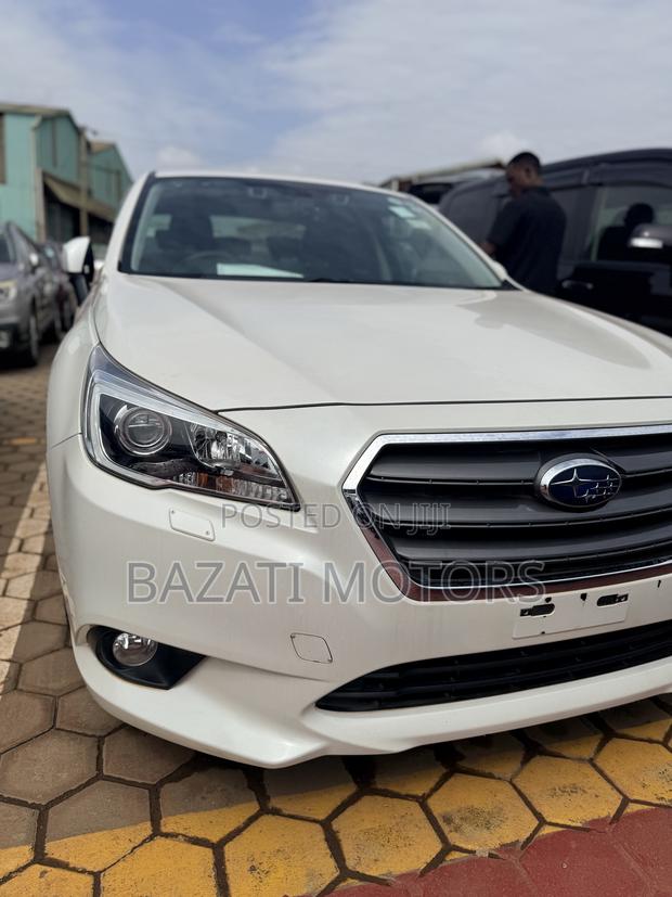 Subaru Legacy 2017 White