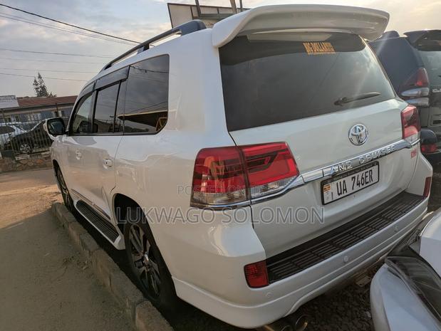 Toyota Land Cruiser 2017 White