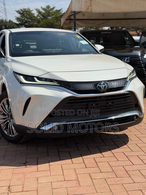 Toyota Harrier 2.0 2020 White