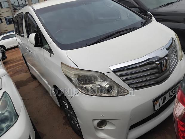 Toyota Alphard 2011 White