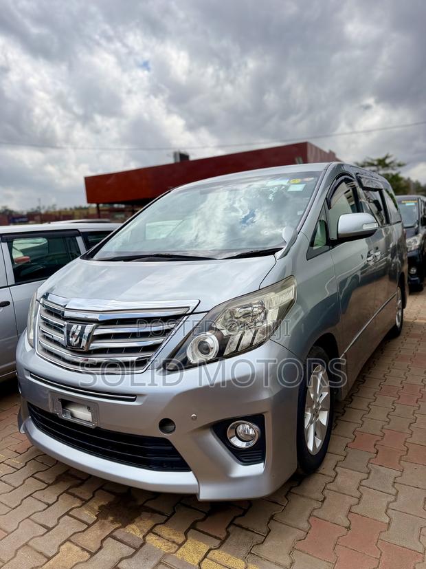 Toyota Alphard 2.4 Petrol AWD 2014 Silver