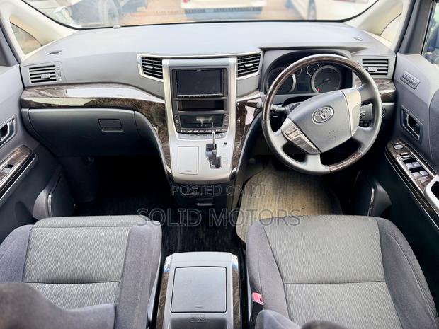 Toyota Alphard 2.4 Petrol AWD 2014 Silver