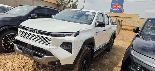 New Toyota Hilux 2025 White