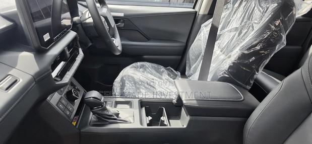 New Toyota Hilux 2025 White
