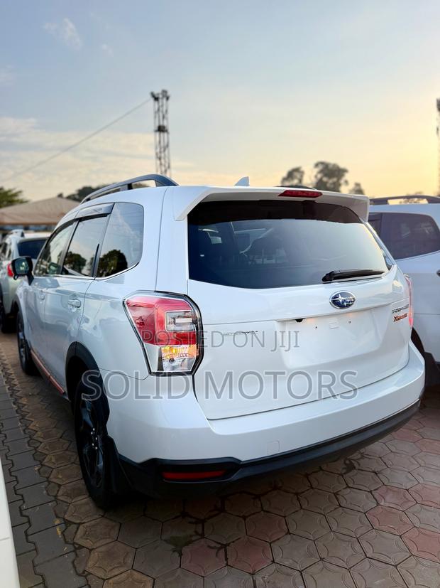 Subaru Forester 2.0XT Touring AWD 2017 White