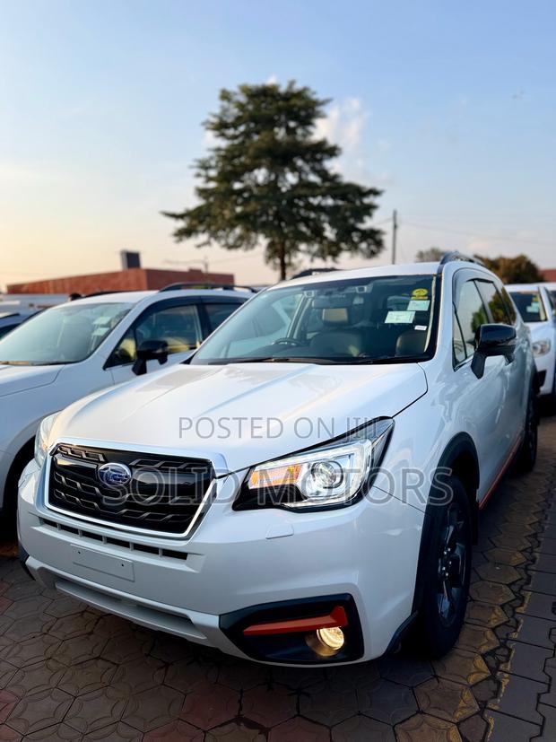 Subaru Forester 2.0XT Touring AWD 2017 White