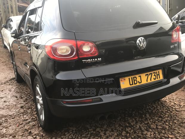 Volkswagen Tiguan 2010 Black