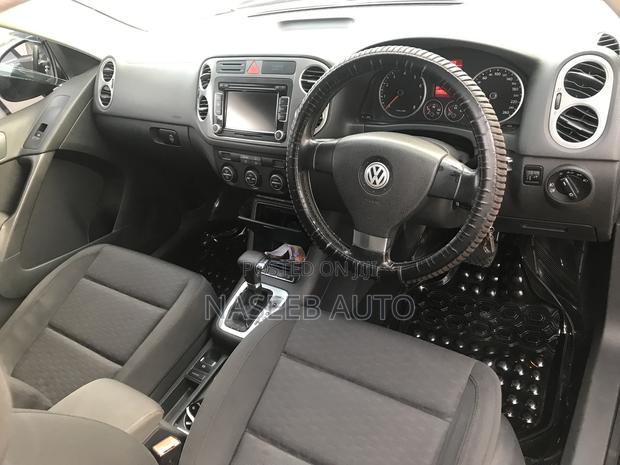Volkswagen Tiguan 2010 Black