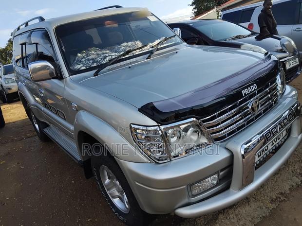 Toyota Land Cruiser Prado 2001 Silver