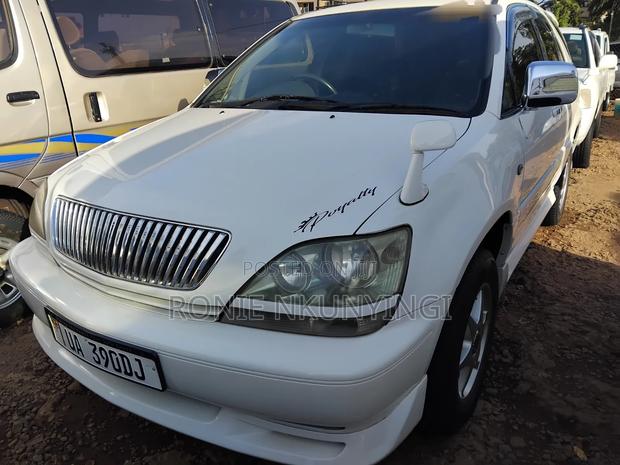 Toyota Harrier 2001 White