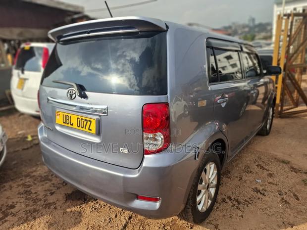 Toyota Corolla Rumion 2008 Gray