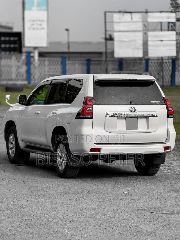 Toyota Land Cruiser Prado 2.8 2018 White