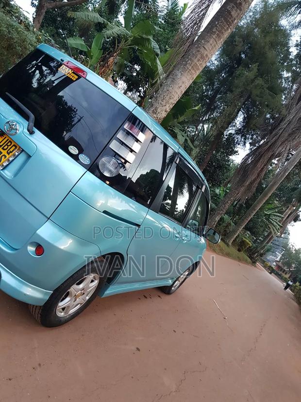 Toyota Sienta 2009 Blue
