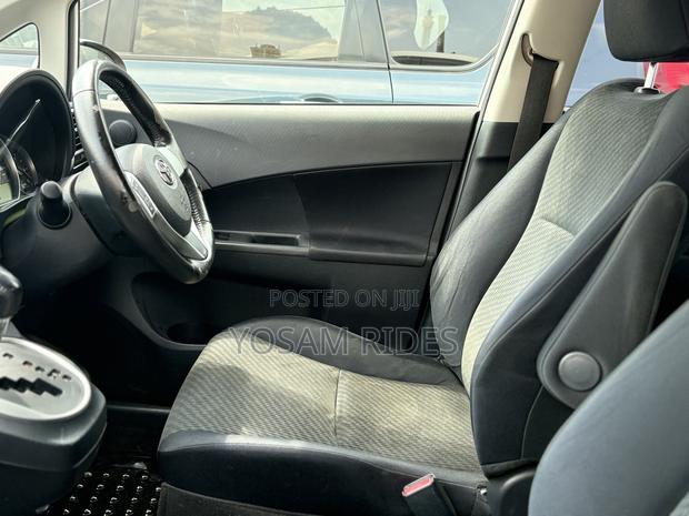 Toyota Ractis 1.5 FWD 2014 White