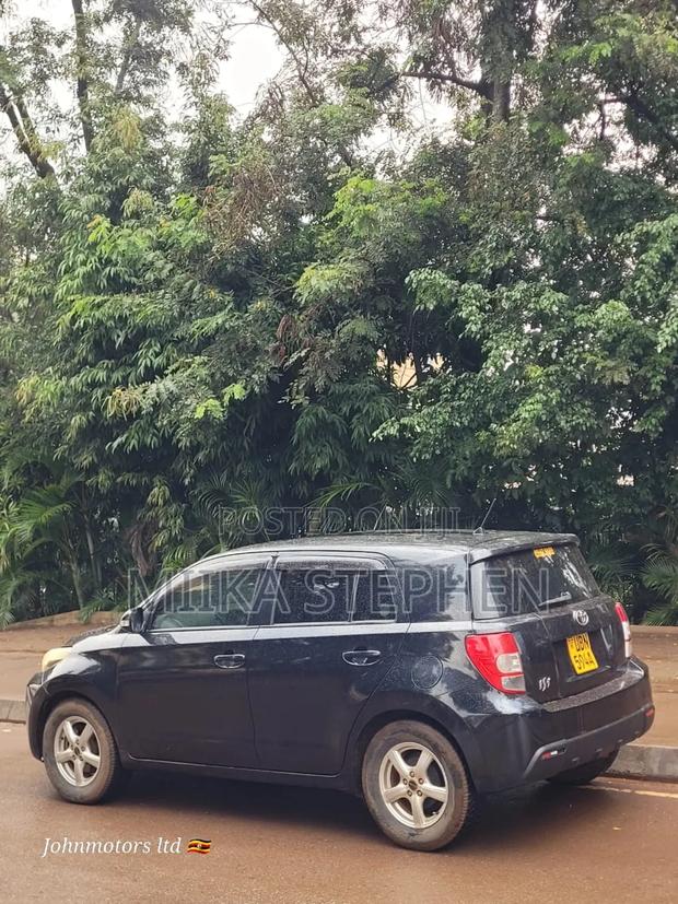 Toyota IST 2010 Black