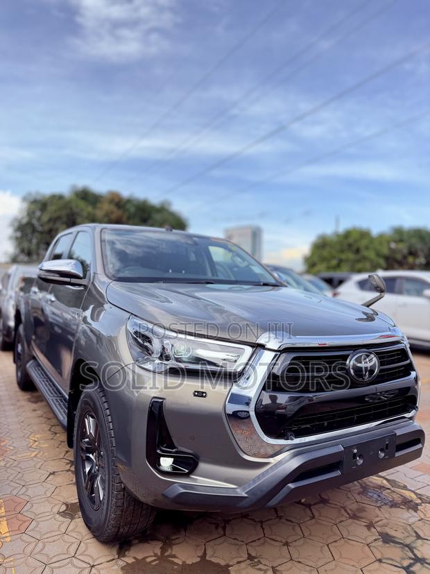 Toyota Hilux Revo Double Cab Deisel 2.8 RWD 2021 Green