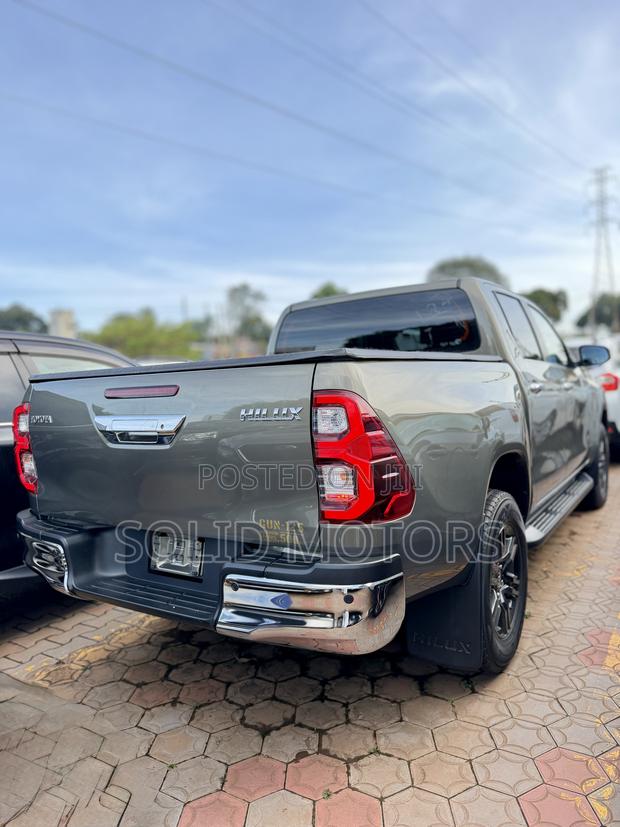 Toyota Hilux Revo Double Cab Deisel 2.8 RWD 2021 Green