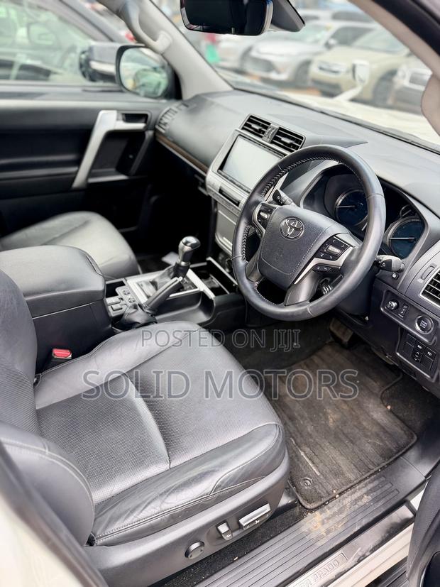 Toyota Land Cruiser Prado 2.7 2019 White
