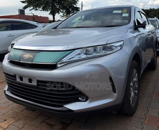 Toyota Harrier 2.0 2017 Silver