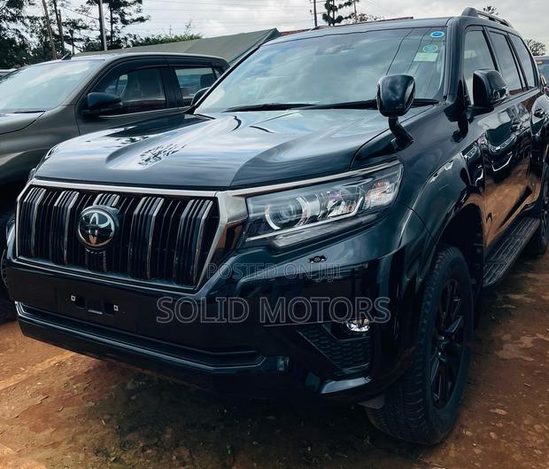 Toyota Land Cruiser Prado 2.7 2022 Black