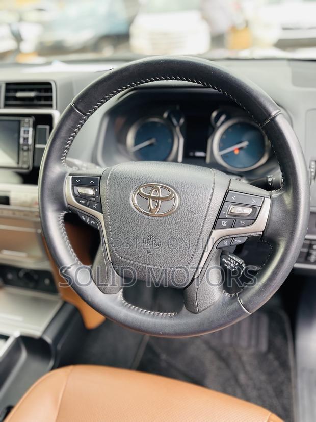 Toyota Land Cruiser Prado 2.7 2022 Black
