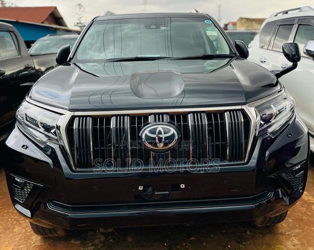 Toyota Land Cruiser Prado 2.7 2022 Black