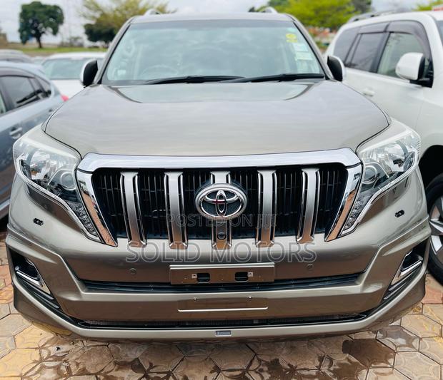 Toyota Land Cruiser Prado 2.7 2017 Gold