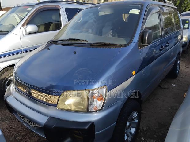 Toyota Noah 2001 Blue