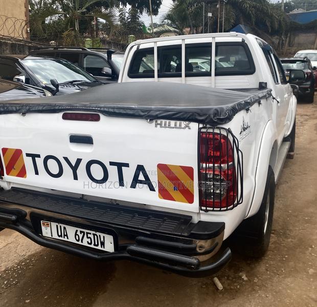 Toyota Hilux 2.5 D-4D SRX 2006 White