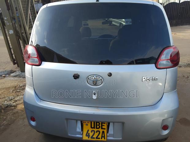 Toyota Porte 2007 Silver