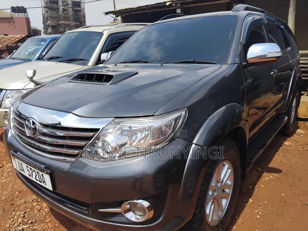 Toyota Fortuner 2010 Gray