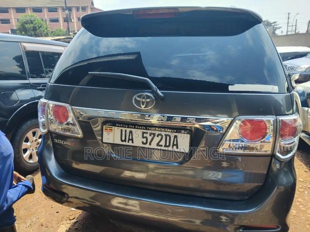 Toyota Fortuner 2010 Gray