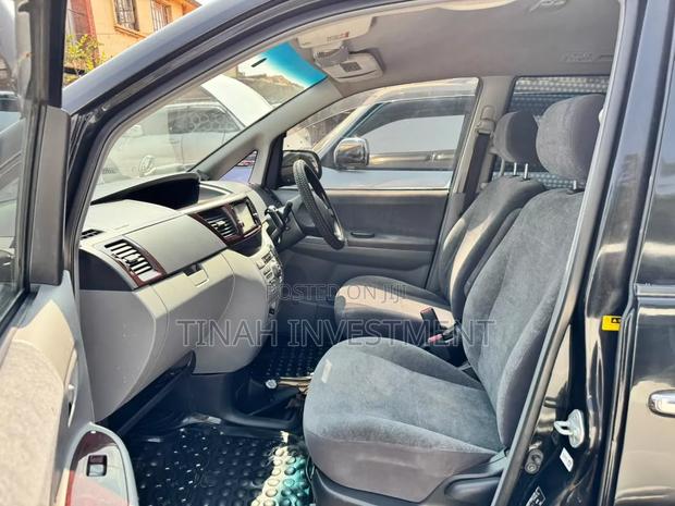 Toyota Noah 2006 Black