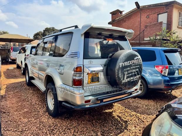 Toyota Land Cruiser Prado 2005 Silver
