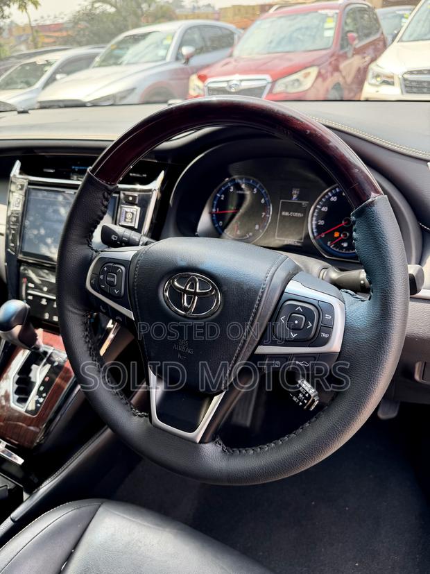 Toyota Harrier 2.0 2017 Black