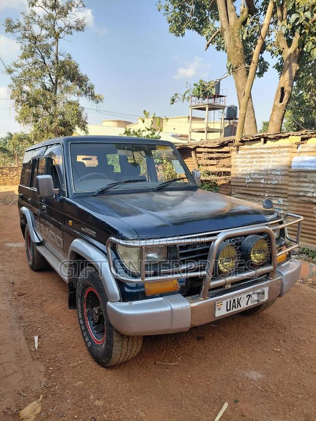 Toyota Land Cruiser Prado 1997 Black