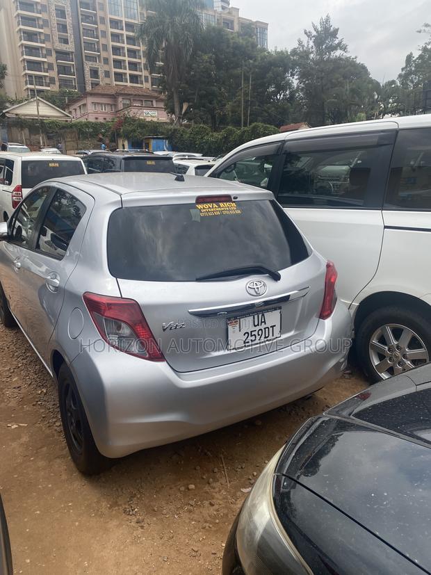 Toyota Vitz 1.0 FWD 3dr 2012 Silver