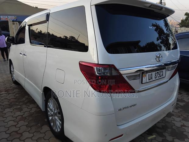 Toyota Alphard 2014 White