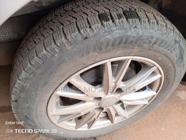 Toyota Sienta 2011 Silver