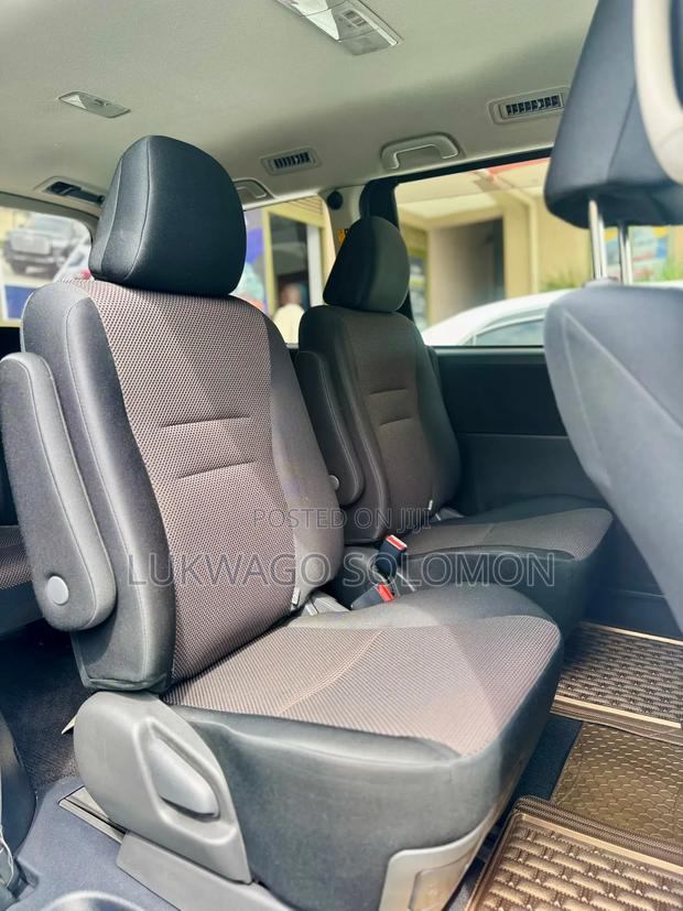 Toyota Noah 2012 White