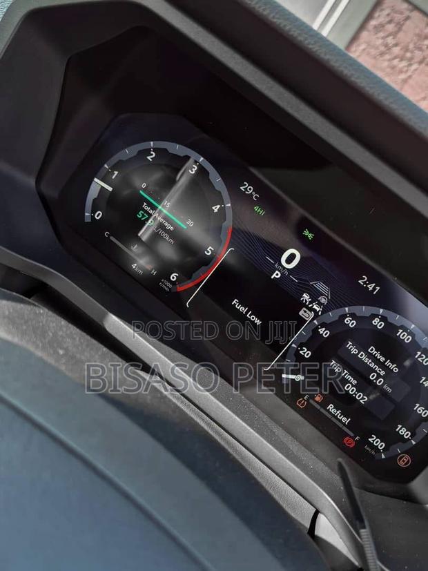 Toyota Hilux 2025 White
