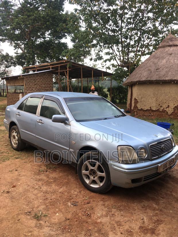 Toyota Progress 3.0 RWD 1999 Blue