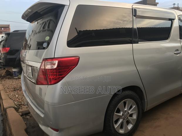 Toyota Alphard 2007 Silver