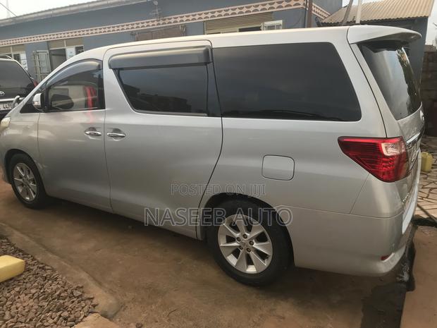 Toyota Alphard 2007 Silver