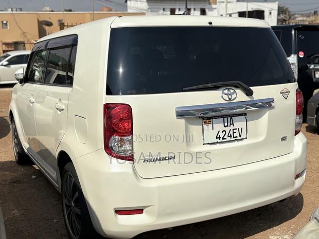 Toyota Corolla Rumion Hatchback 1.5 FWD 2007 White
