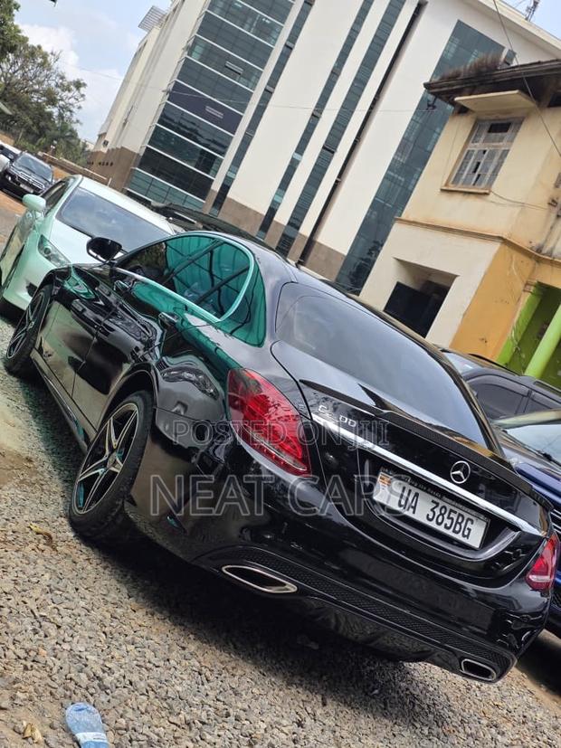 Mercedes-Benz C200 2014 Black