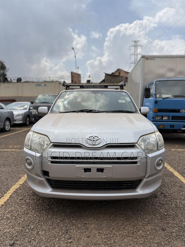 Toyota Succeed 2017 Silver